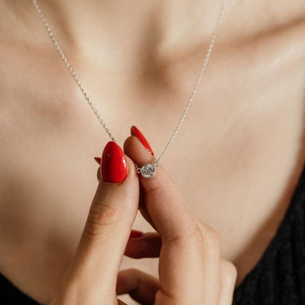 Necklace or Not? How to Perfectly Accessorize Your Sweetheart Wedding Gown