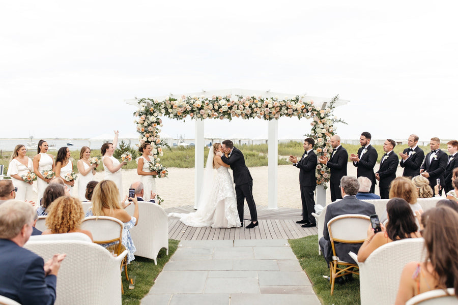Without MOH? Why an Honor Attendant-Free Wedding Might Be Right for You