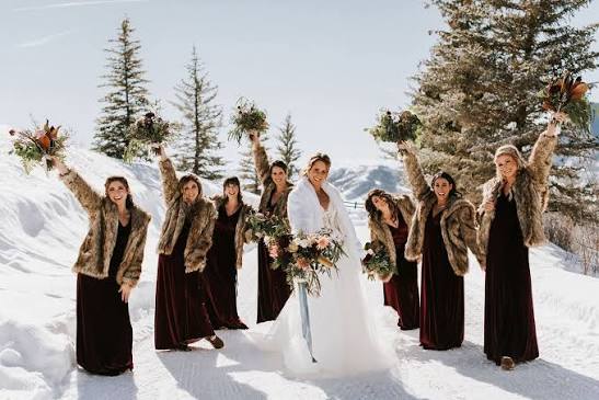 What Should the Mother of the Bride Wear for a Winter Wedding?