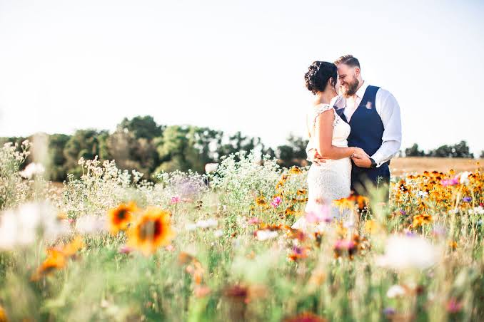 Summer Wedding Dress Guide: Staying Cool Without Sacrificing Style