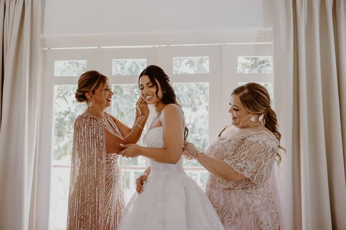 Modern Mother of the Bride Dress Trends: What to Wear in 2026 / 2027