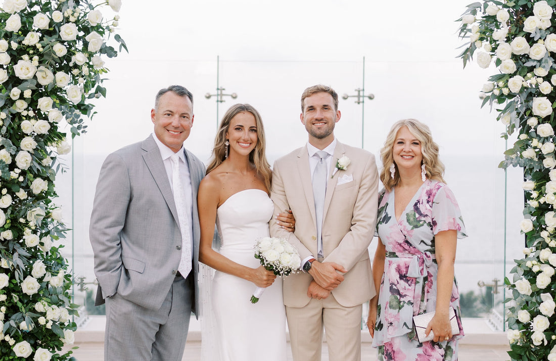 What Color Should the Mother of the Groom Wear for Day vs. Evening Weddings?