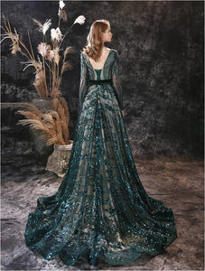 Green Long Sleeves Sequined Prom Gowns with Bateau Neckline