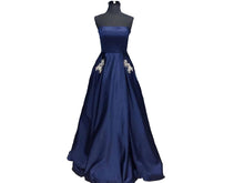 Load image into Gallery viewer, Navy Blue Strapless Satin Prom Dresses with Pockets P640