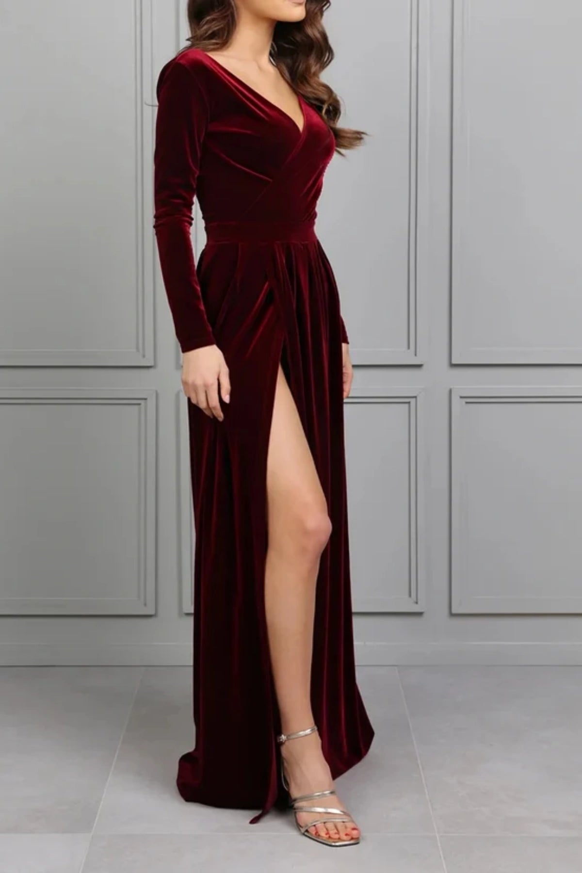 Burgundy Velvet Bridesmaid Dresses with Long Sleeves - Elegant Style P685