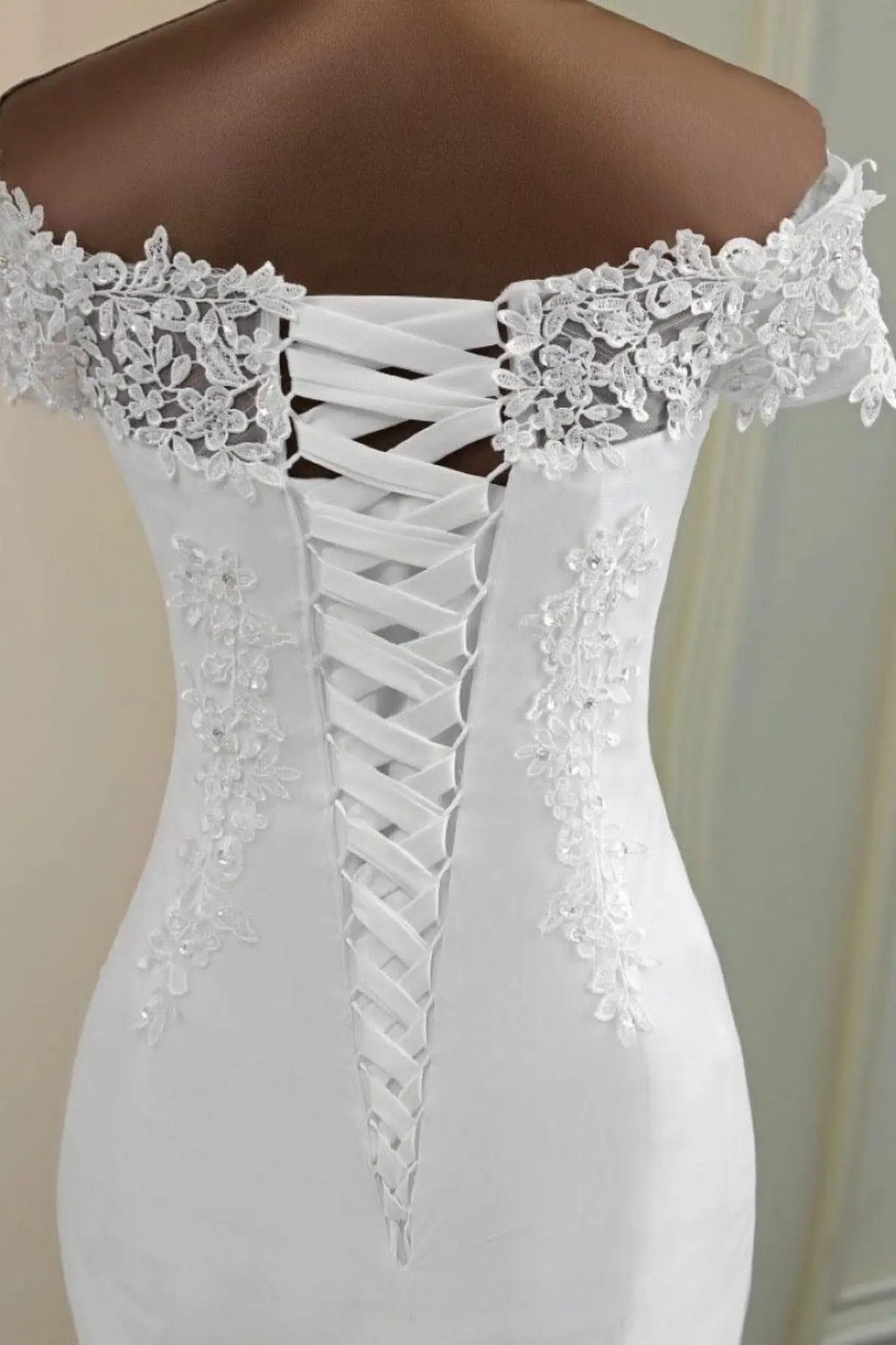 Appliquéd Mermaid Lace Wedding Gown with Off the Shoulder Design and Short Sleeves