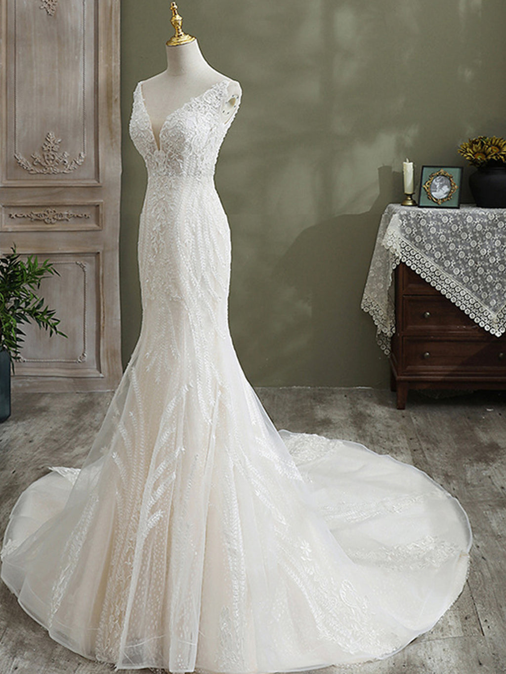 Sheer V-neck Long Floral Lace Mermaid Wedding Dresses - promboutiqueonline