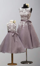Load image into Gallery viewer, Tea Length Floral Lace Organza Bridesmaid Dresses Bowknot KSP494