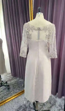 Load image into Gallery viewer, 2PCS Shawl Sheath Short Mother of the Bride Dresses Appliqued Lace Pleated Gown with Cape